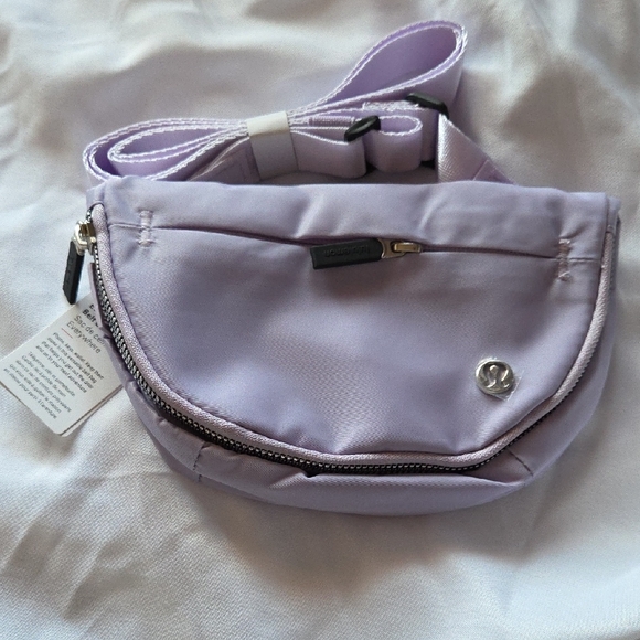 lululemon athletica Handbags - Everywhere Belt Bag